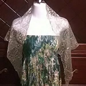 Scarf Pea green with gold and silver flowers